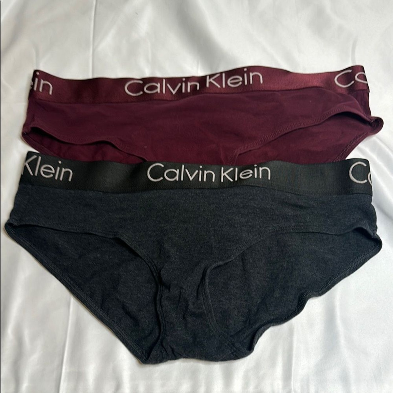 NWOT Set of 2 Calvin Klein Briefs Grey & Burgundy Elastic Logo Waistband