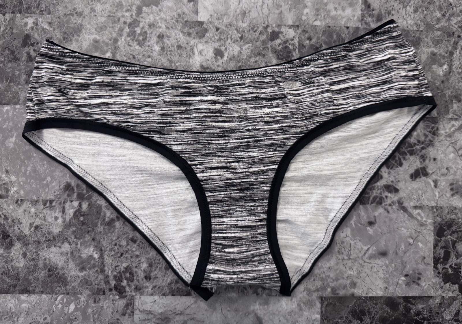 NWT VICTORIA’S SECRET S BLACK GRAY WHITE MARL RUCHED BACK RARE HIPHUGGER PANTIES