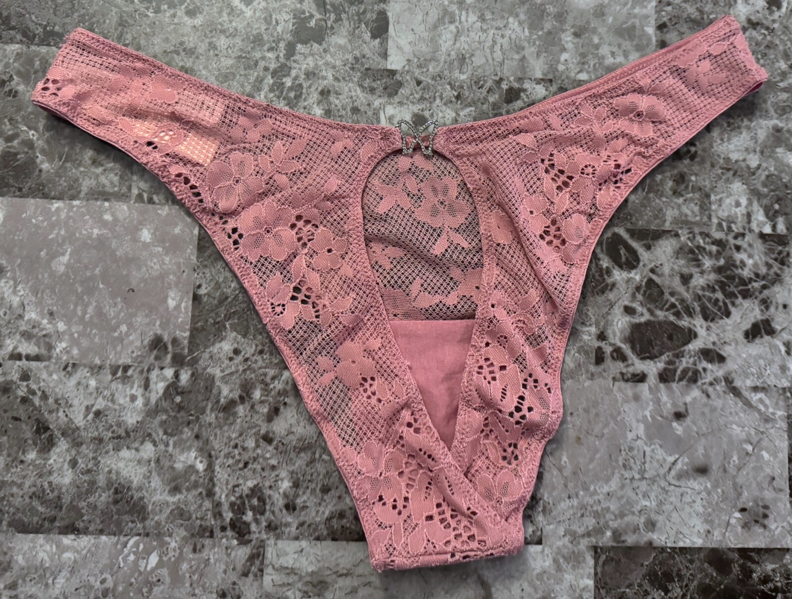 NWT VICTORIA’S SECRET MEDIUM PINK LACE CUTOUT BUTTERFLY BRAZILIAN CHEEKY PANTIES