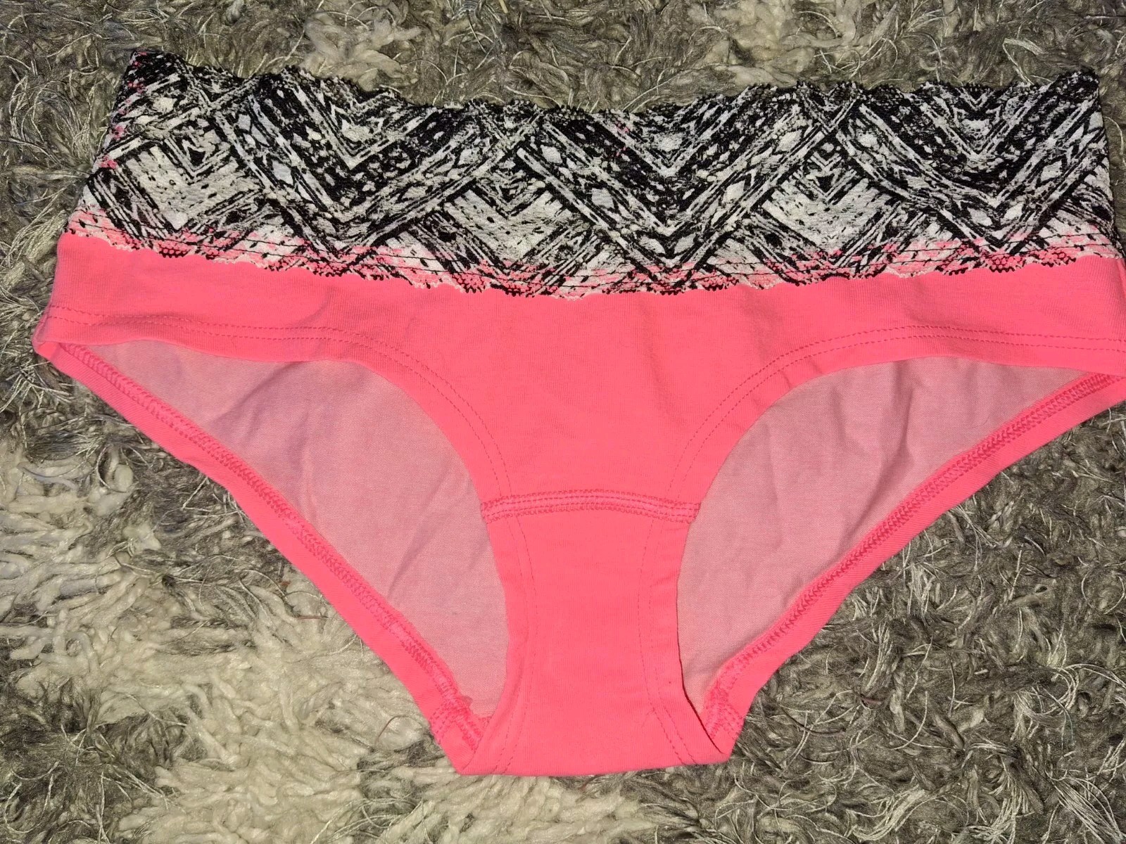 NeW Vs Pink Vintage 2014 Neon Aztec Lace Trim Hipster Panty Size Small
