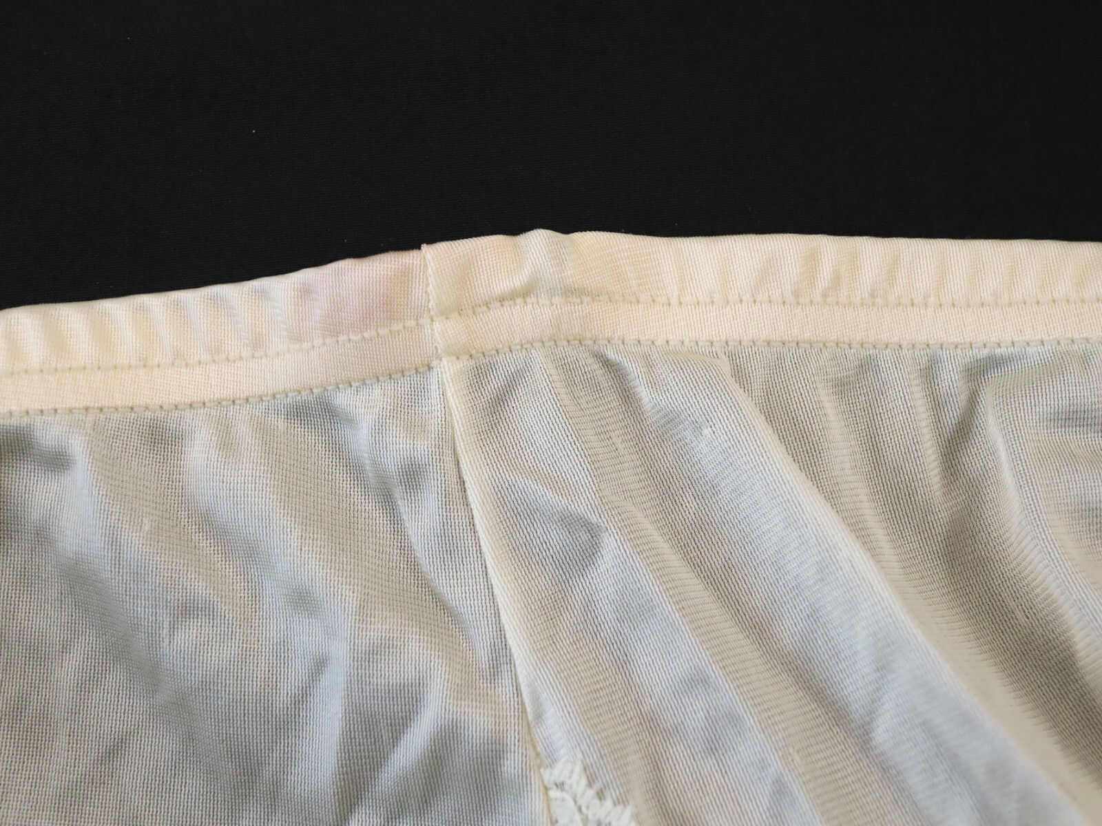 Vanity Fair VTG 80s-90s 100% Nylon Silky High Cut Brief Panty MEDIUM