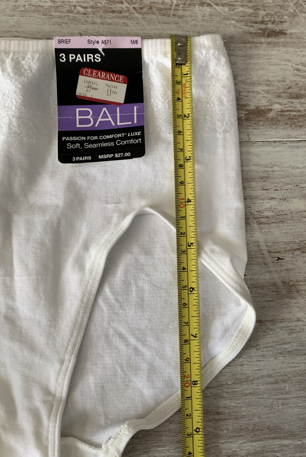 Bali Seamless Comfort Brief Panties Seamless Luxe White A571 Size M/6 NEW