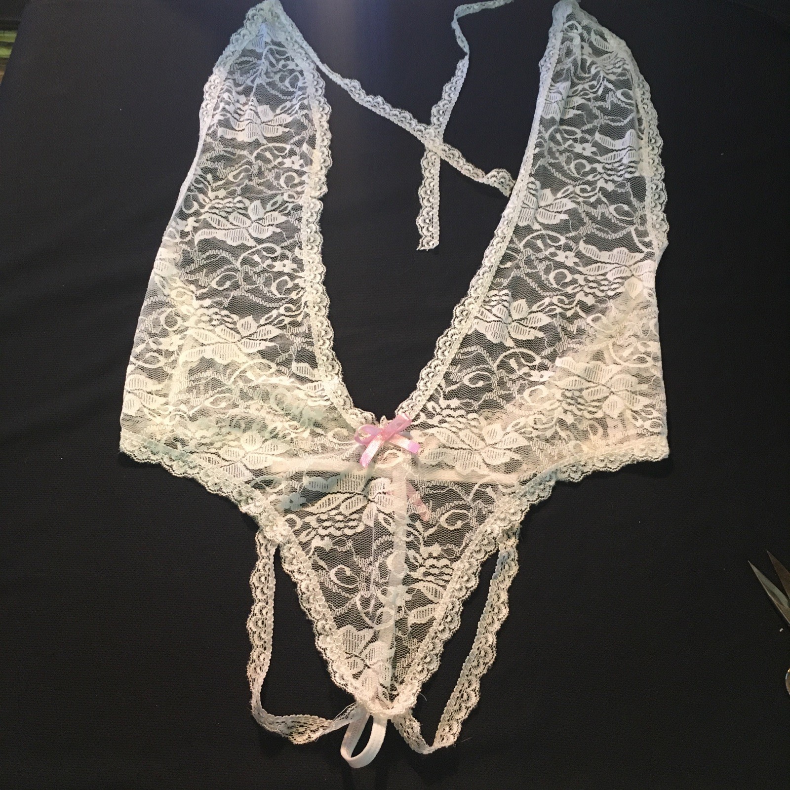 Ladies Sexy Sheer White Lace 1pc Lingerie G String Bottom. Size Medium