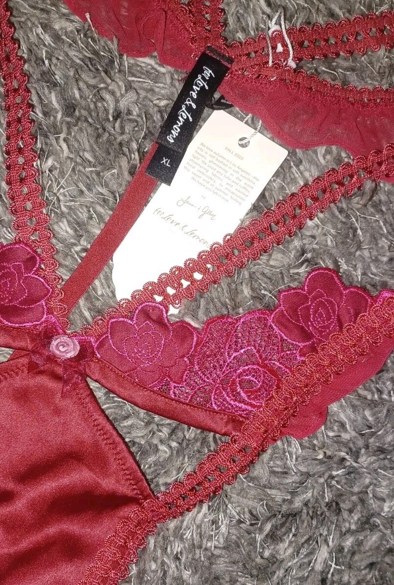New VS/love for lemons strappy Ruffled panty Xl Deep Red