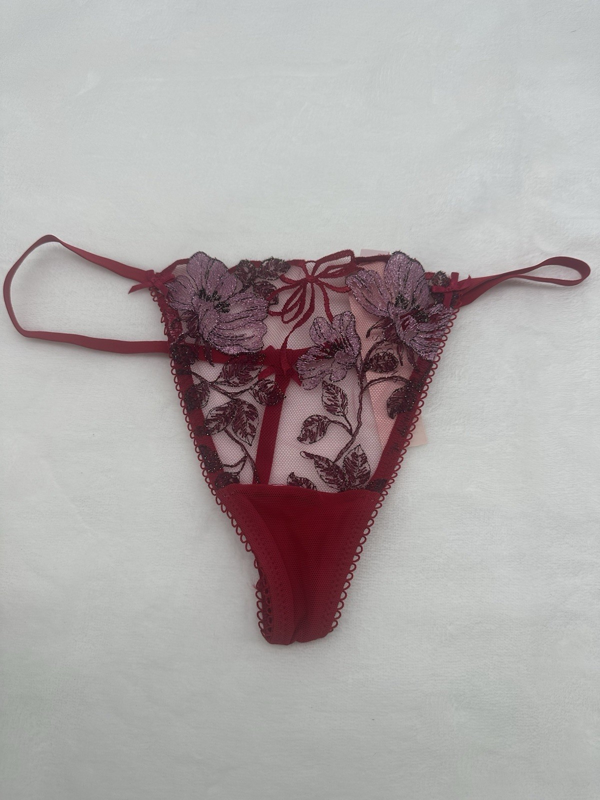 🌹Victoria’s Secret Dream Angels MEDIUM Red Floral Bow 🌹Embroidered V STRING