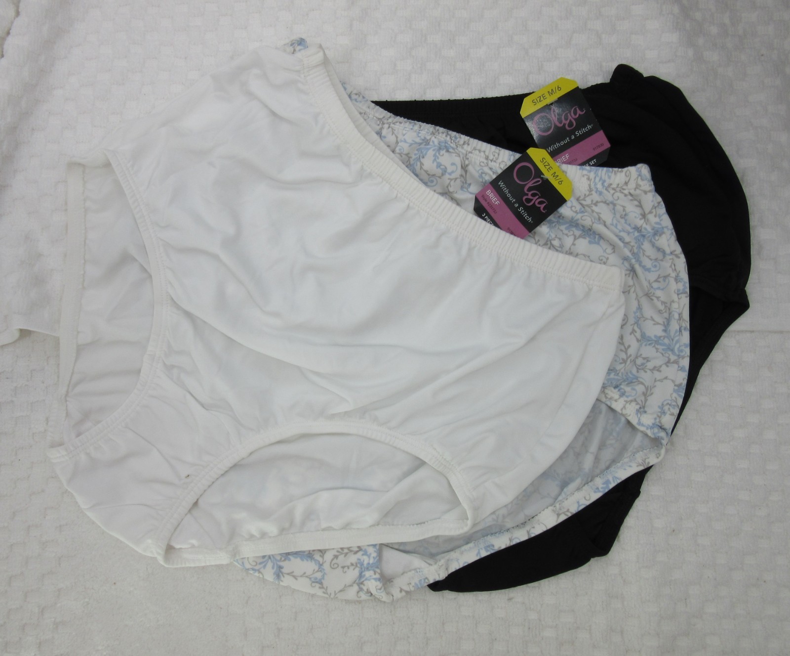 NEW set of 3 OLGA Without a stitch BRIEFS panties 23173J BLACK WHITE VINES 6/M