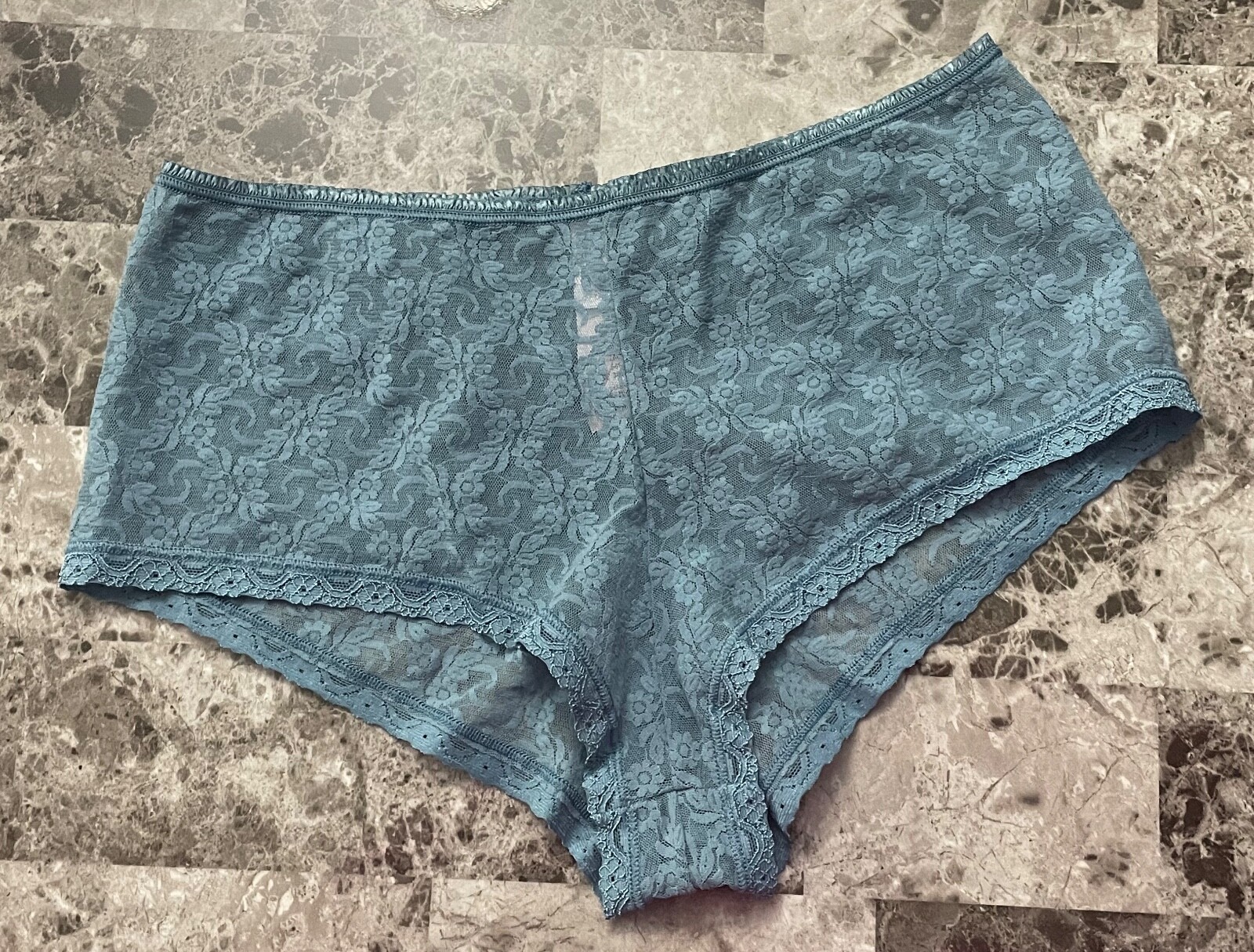 NWT VICTORIA’S SECRET L BLUE LACE PLEATED RUFFLE RARE VINTAGE BOYSHORT PANTIES