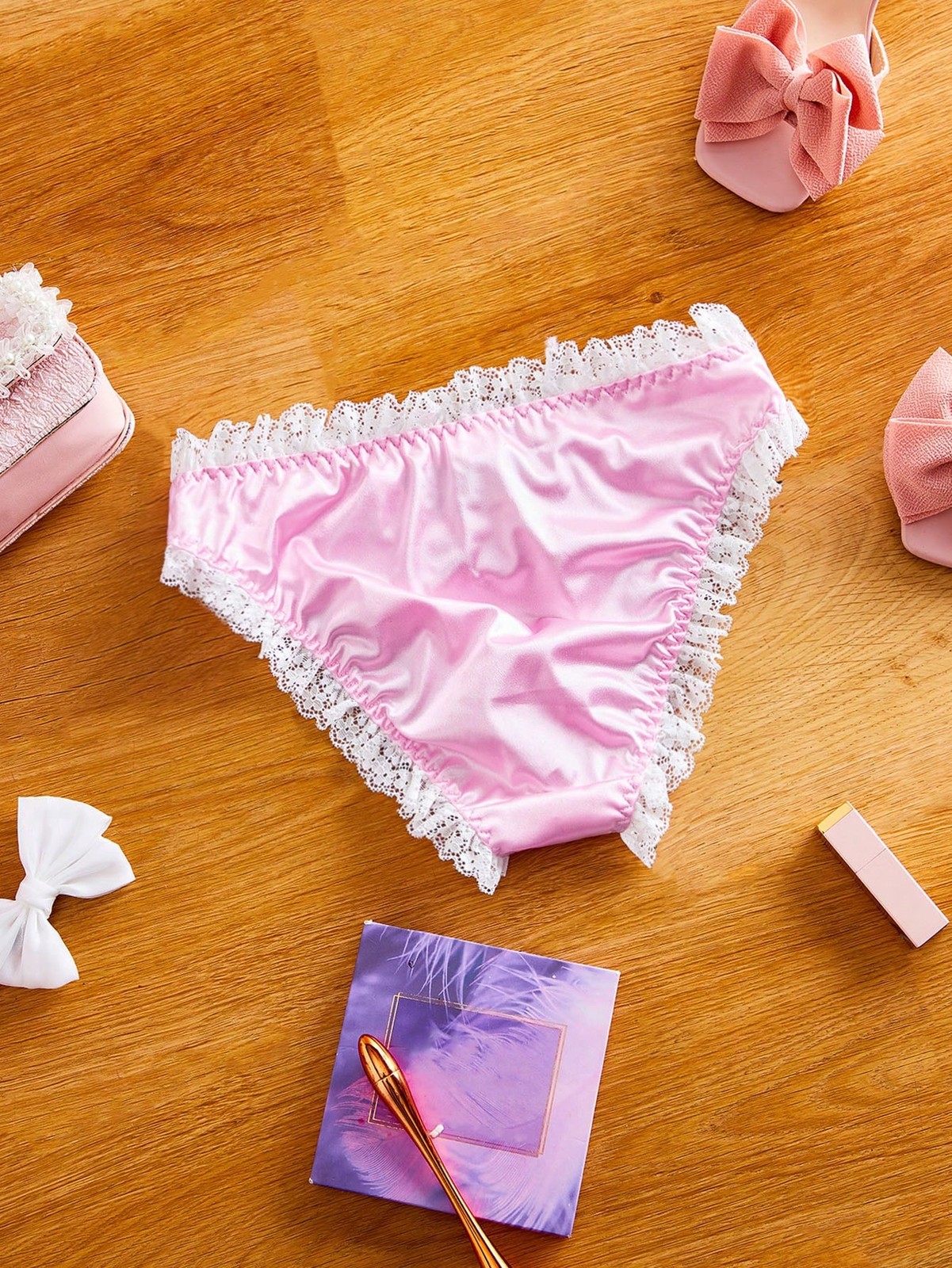 FairyFlirt Pink Velvet & White Lace Patchwork Brief with Bow Decor Cheap24