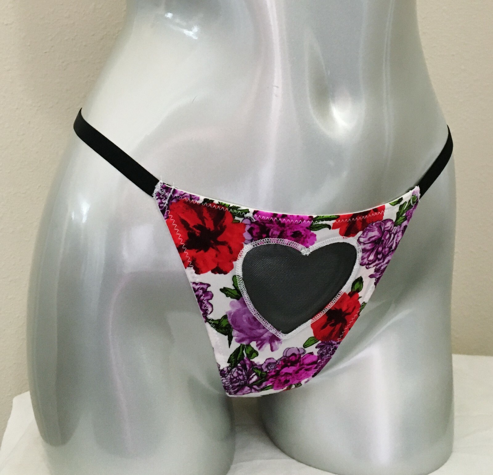 Nwt Victoria’s Secret Sexy Love by Victoria Logo Hardware V-string Thong Panty S