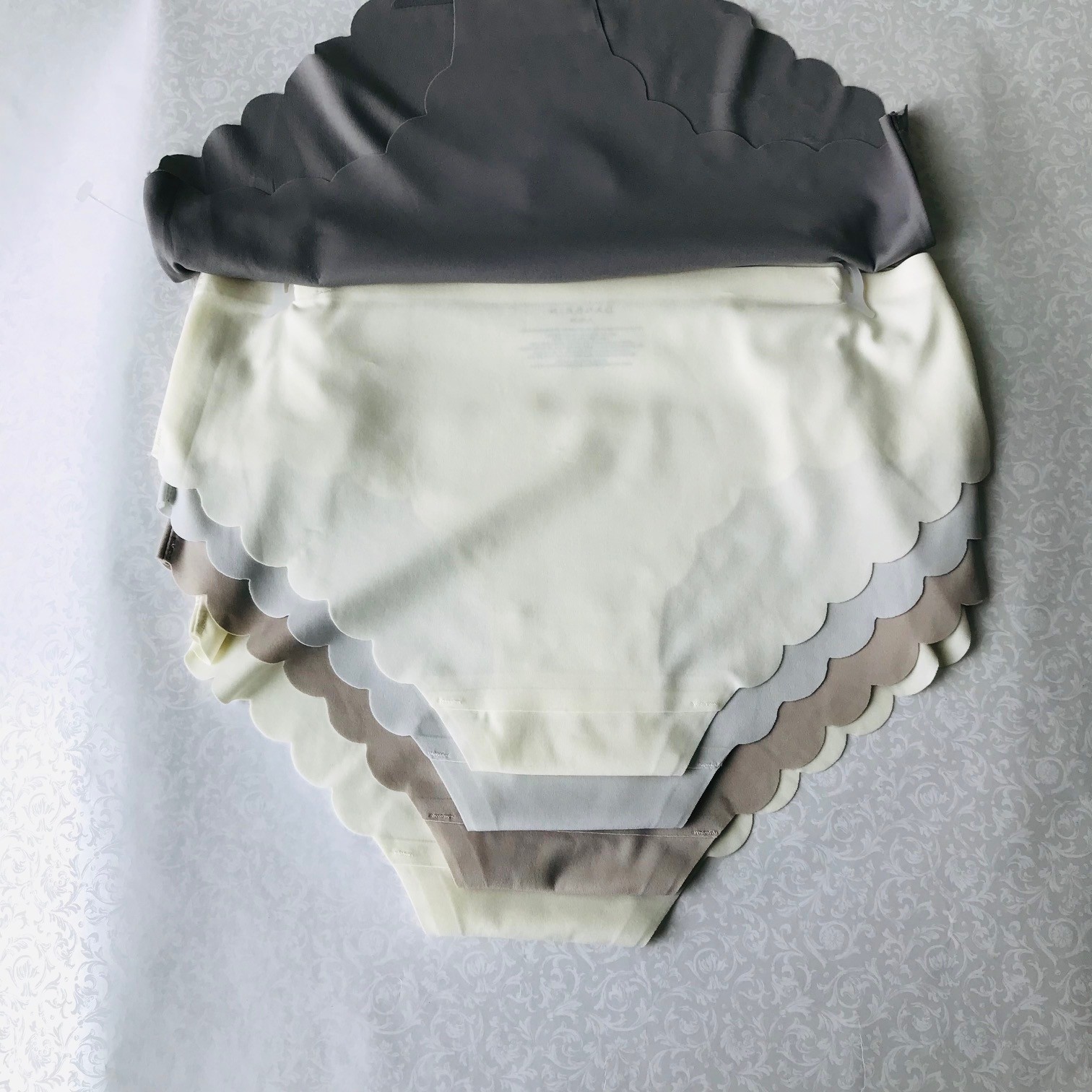 Danskin Intimates Soft No Show Panties 5 set Size : M