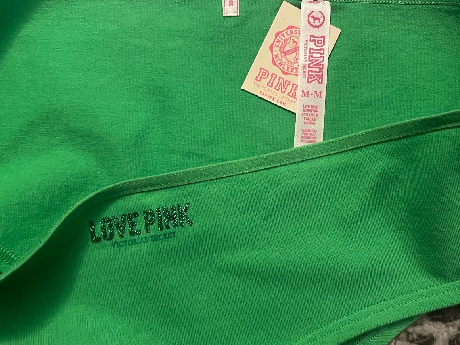 NWT VICTORIA’S SECRET PINK M GREEN GLITTER LOGO VINTAGE RARE HIPSTER PANTIES