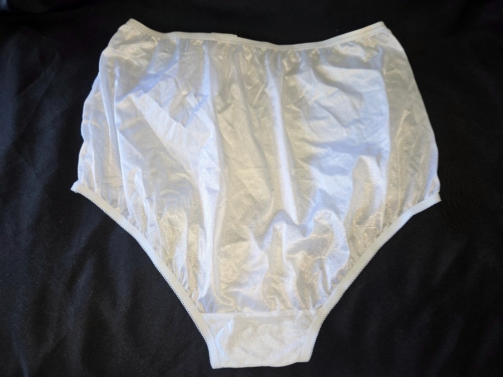 NWT VTG Vanity Fair Panties 8 White Silky Satin Nylon Semi Sheer 15712 Granny F9