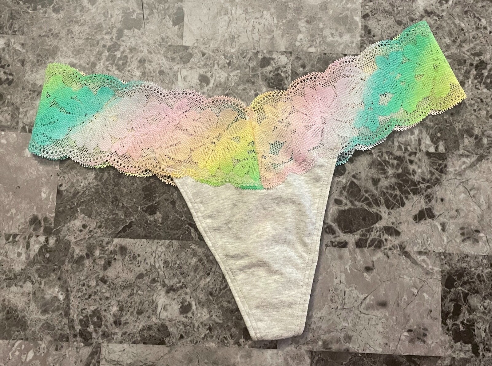 NWT VICTORIA’S SECRET PINK GRAY PASTEL OMBRE FLORAL LACE WAISTBAND THONG PANTIES