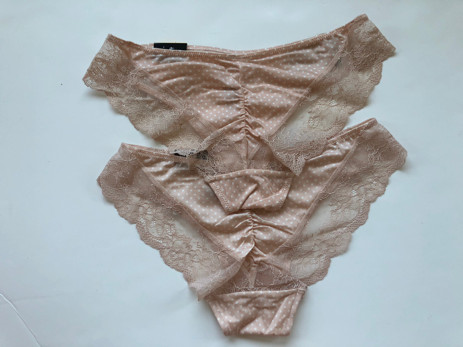 NWT Women’s Maidenform Comfort Devotion Tanga Panties 40159 Sz 5/S 2 PAIRS