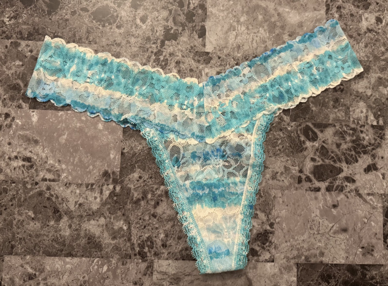 NWT VICTORIA’S SECRET L TEAL AQUA BLUE TIE DYE OMBRE FLORAL LACE THONG PANTIES