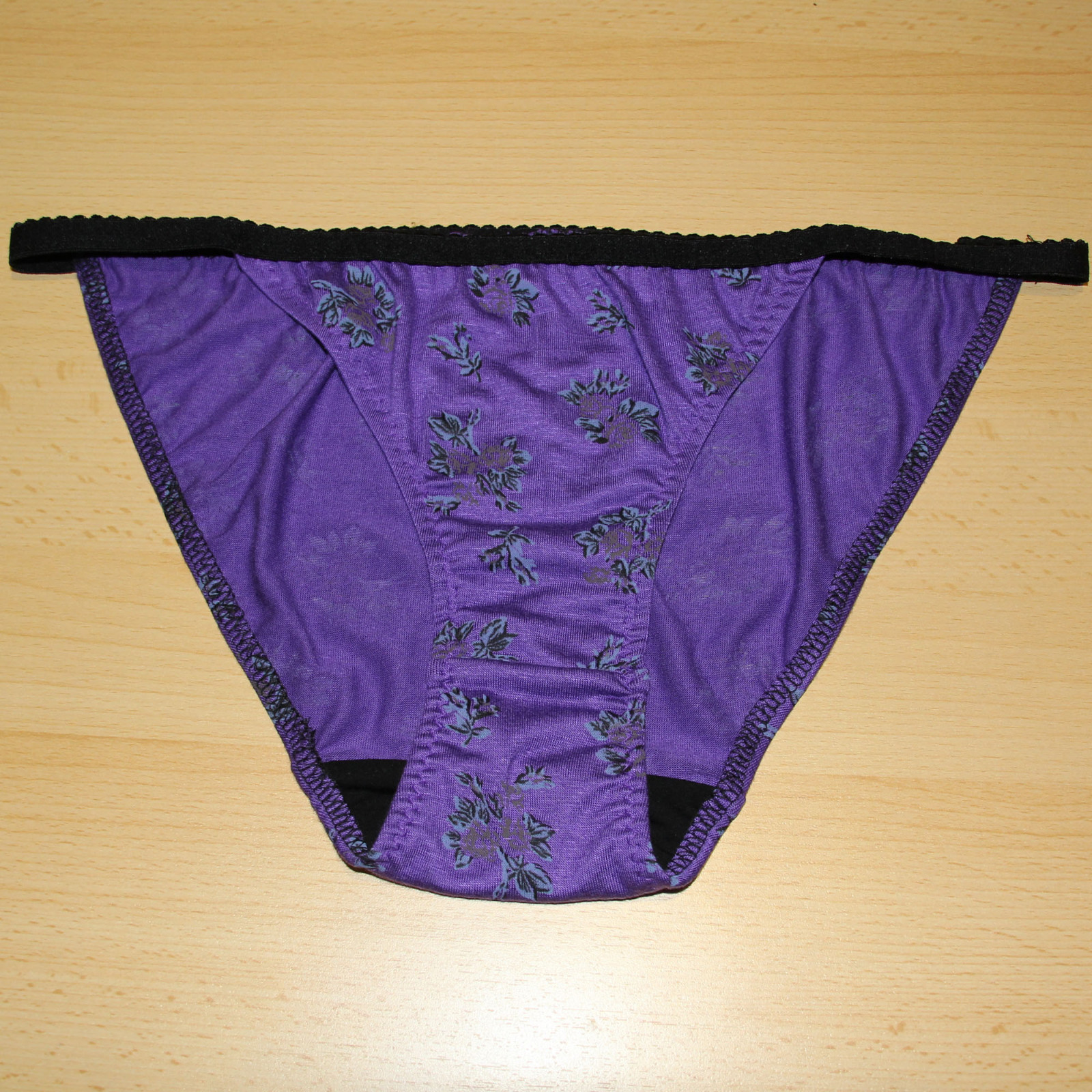 Women’s thong panties-with pattern-size 36/38 40/42 44/46