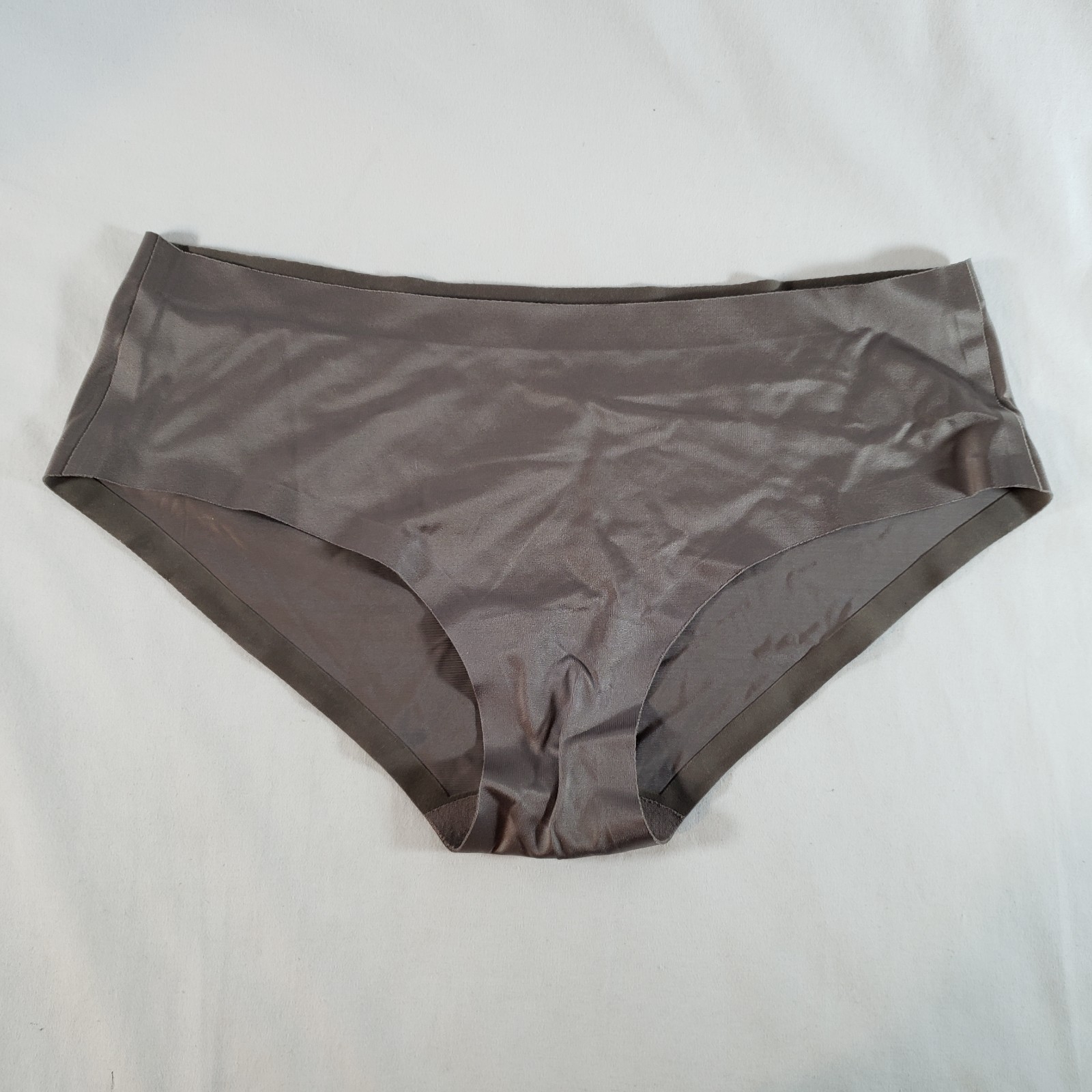 Victoria’s Secret No Show Sexy Hiphugger Small Mauve Purple Gray Smooth Satin