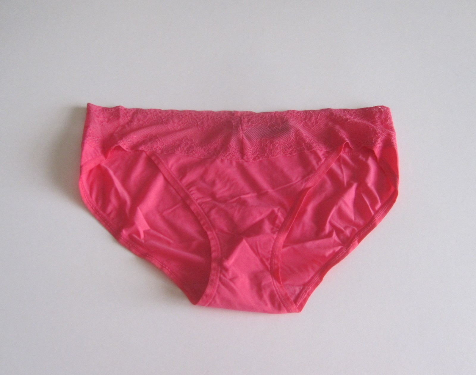 Natori Bliss Perfection V-Kini Panty 756092 One Size MSRP $18.00 -$20.00 NWT