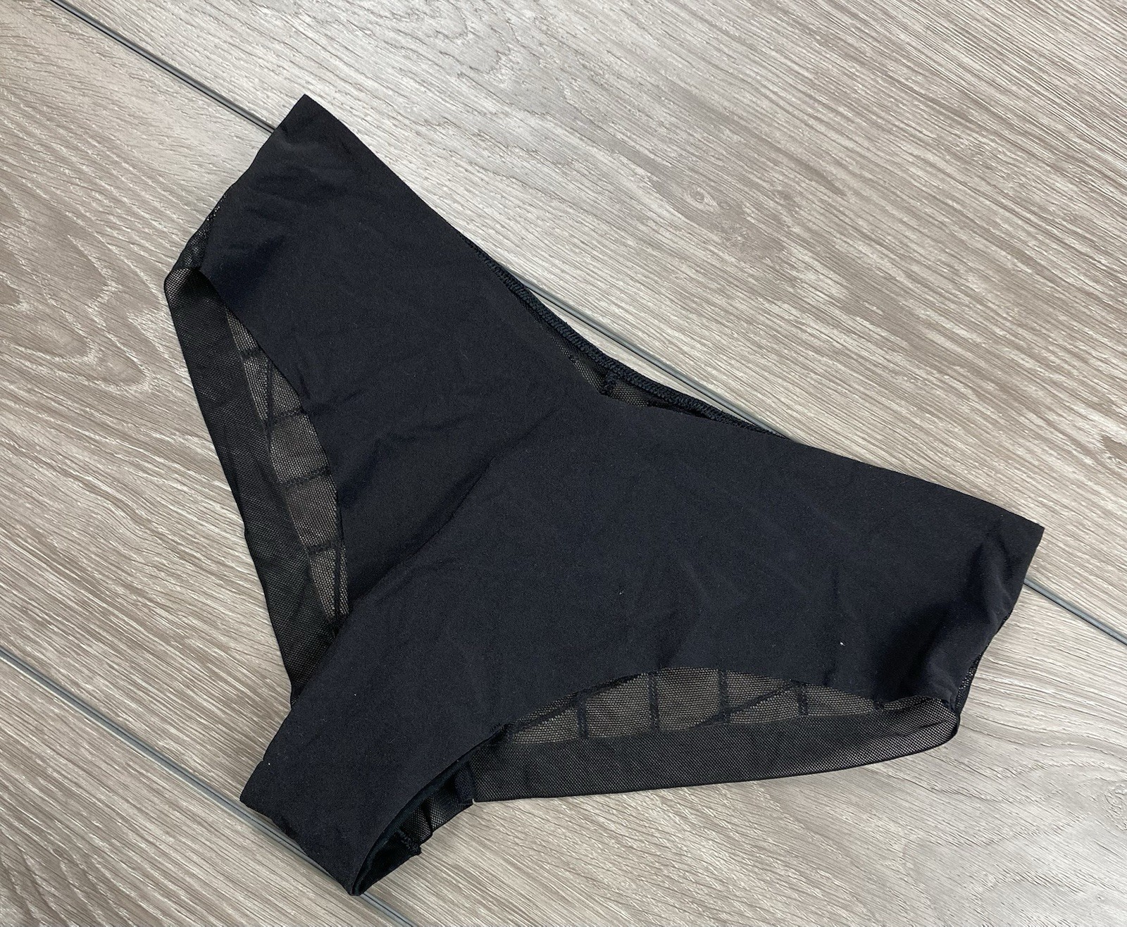 Victorias Secret Cheeky Hip Hugger Sheer Back Panties Black Size Large New