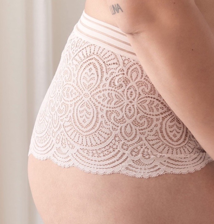 ASHLEY GRAHAM Lace Boyshort Panties NWT