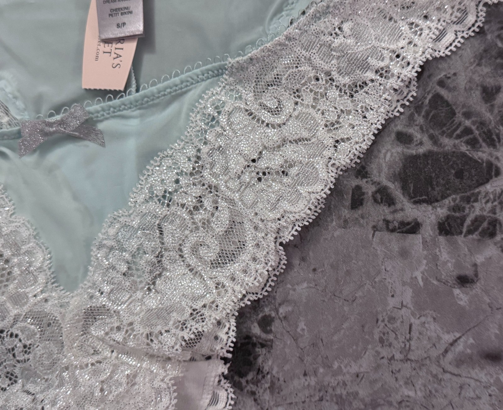 NWT VICTORIA’S SECRET DREAM ANGELS S SMOOTH SHIMMER LACE RARE CHEEKINI PANTIES