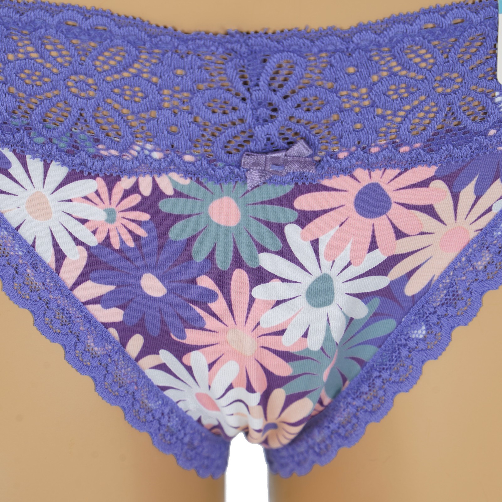 SO Junior’s Size 11-13 LARGE Purple LACE Daisy Flowers THONG PANTY #SO83-010