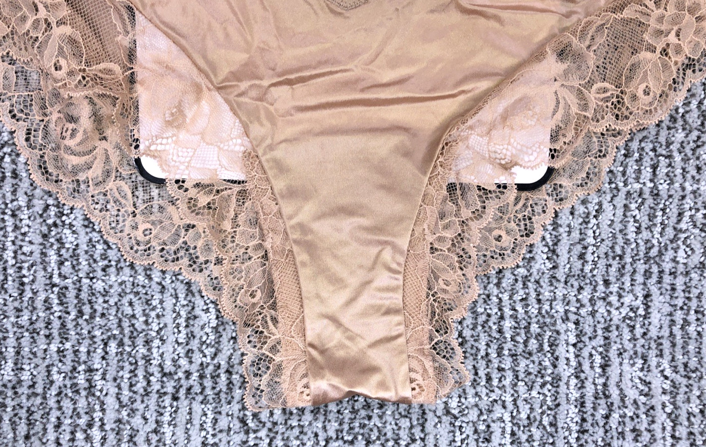 Victoria’s Secret Very Sexy NWT Small Beige Lace Trim High Leg Cheeky Panty