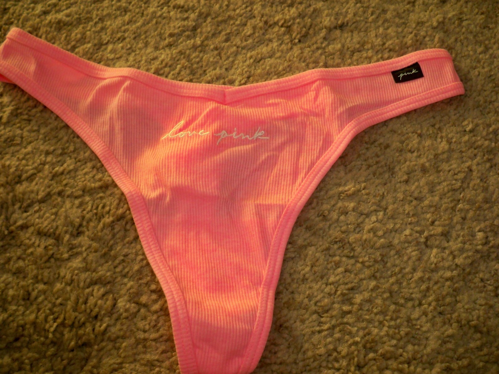 VICTORIAS SECRET THONG PINK EMBROIDERED LOVEPINK LOGO LARGE NEW