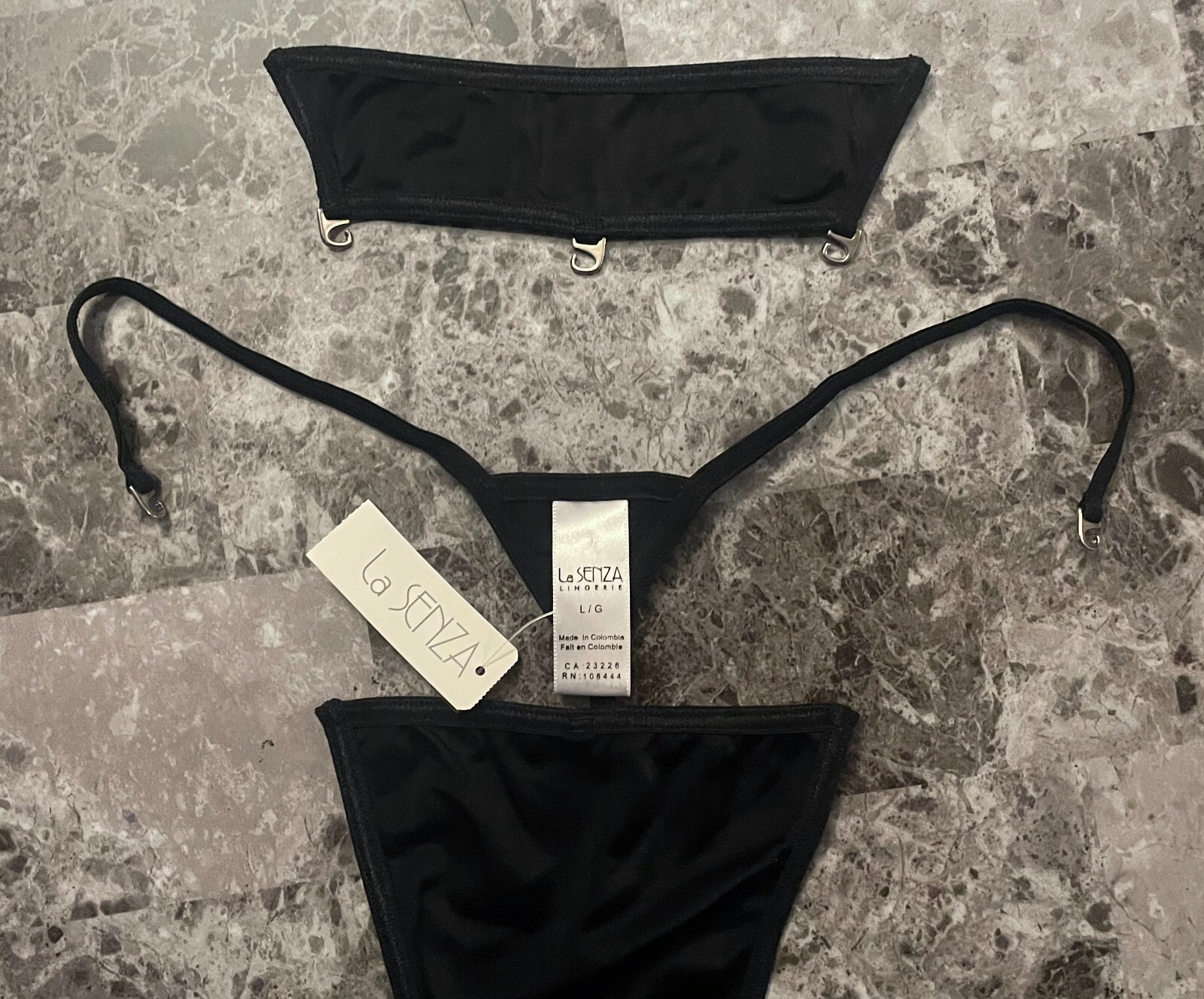 NWT LA SENZA LARGE BLACK SMOOTH UNHOOKS VINTAGE RARE V STRING THONG PANTIES