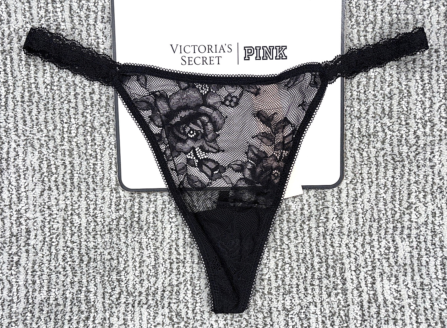 Victoria’s Secret Very Sexy NWT Large Black Lace Heart Hardware V String Panty