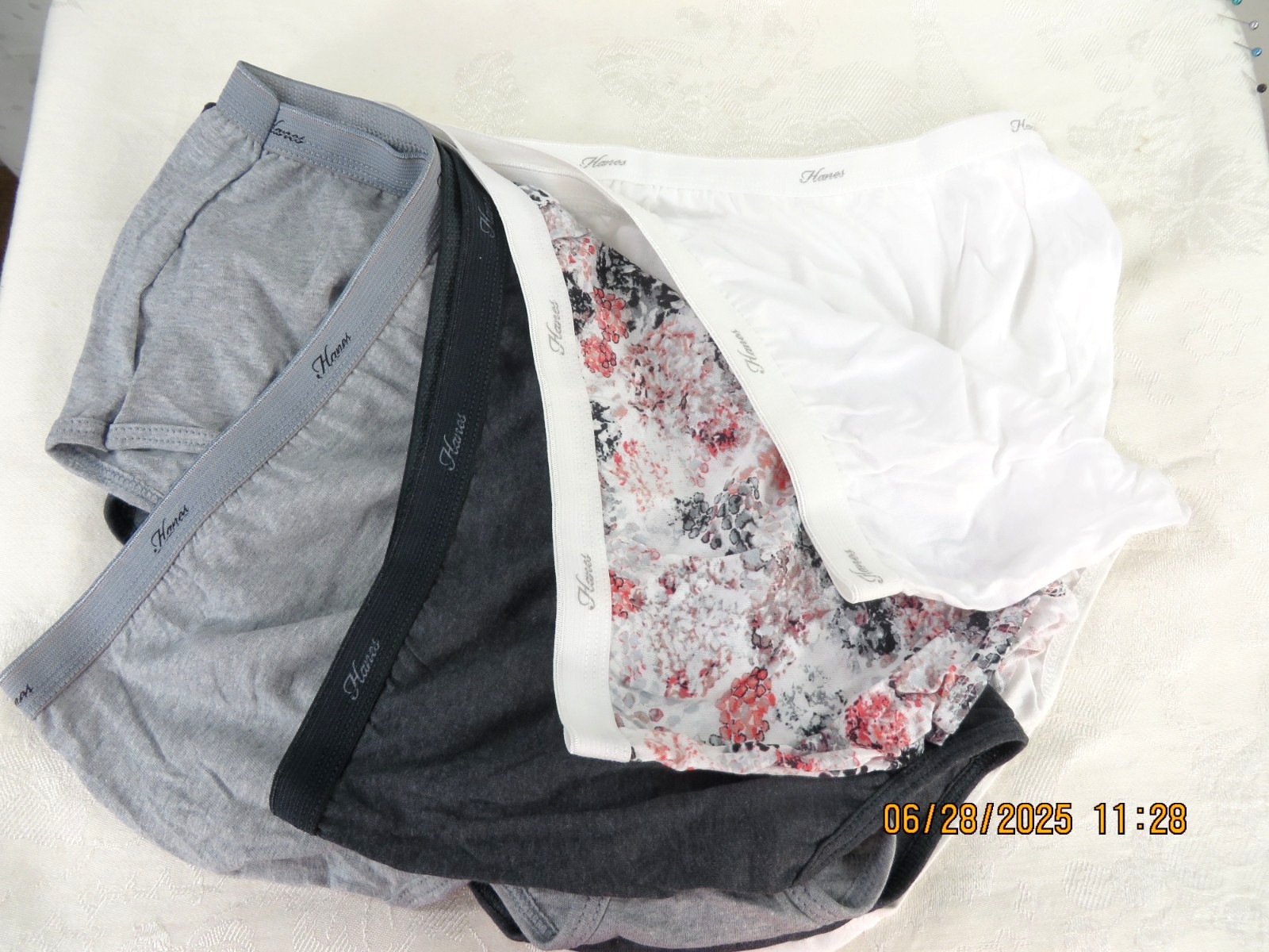 HANES SZ 10 NWOT 100% Cotton Set of 5 PCS Thin Lightweight Panties Underwear