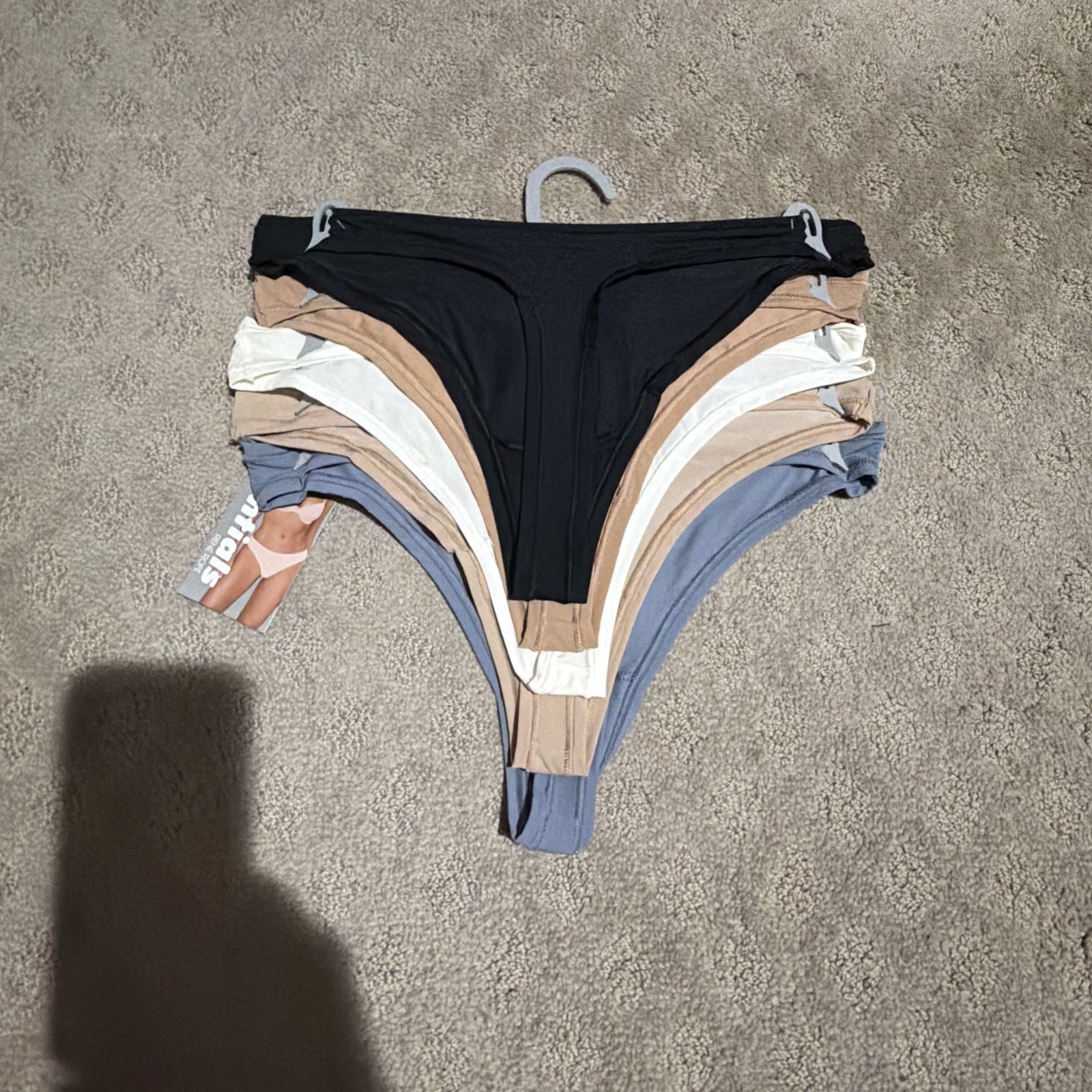 Essentials By Rene Rofe 5pk Multicolor Flexible Fit Thongs. Sz M. NWT!