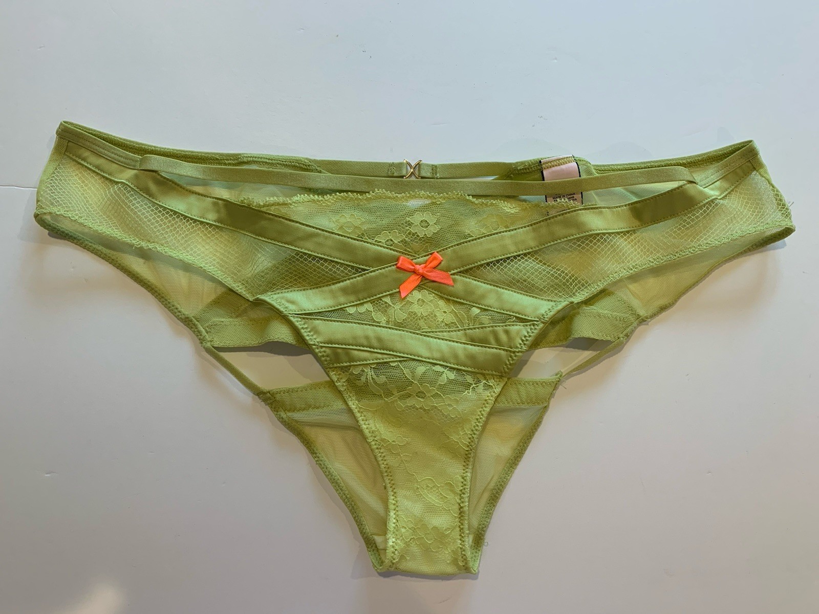 VICTORIA’S SECRET Very Sexy Cut-out Caged Back Mesh Large Cheekini Panty Lime