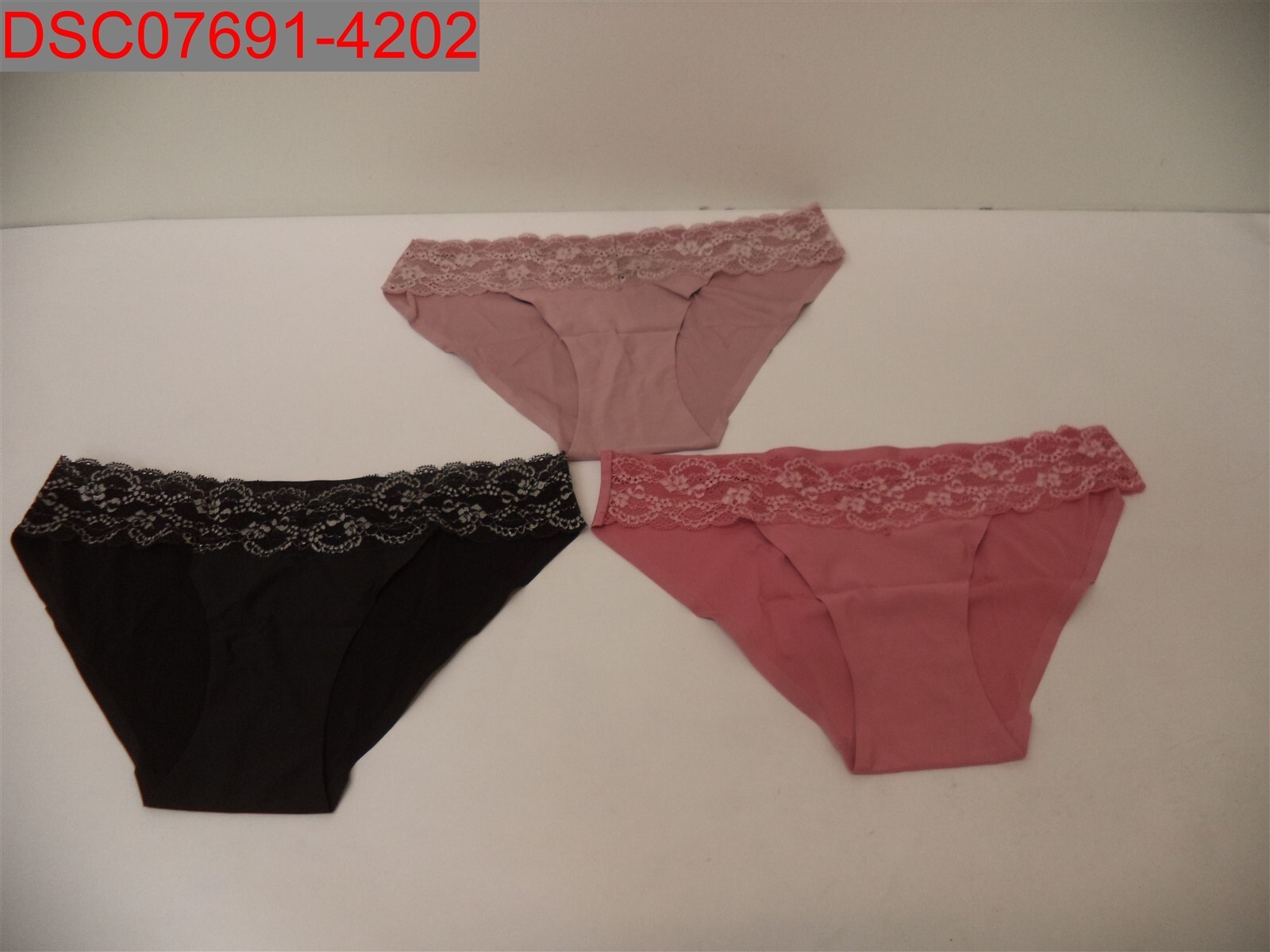 NWOT – Women’s Assorted 6 Pack Lace Trim Cheeky Briefs, Size L X0031T4GX5