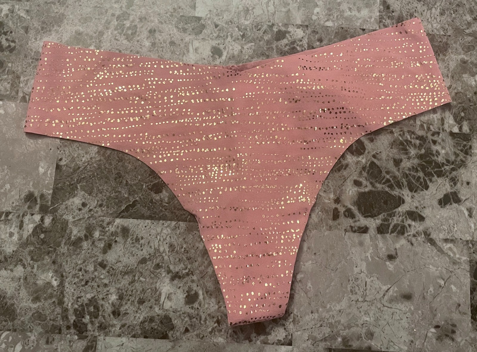 NWT VICTORIA’S SECRET SMALL PINK ROSE GOLD SHINE FOIL NO SHOW RARE THONG PANTIES
