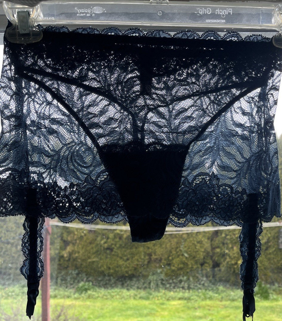 Victoria’s Secret Dark Blue Lace Thong-Panties Skirt 3 Garters – MISSING 1-AS IS