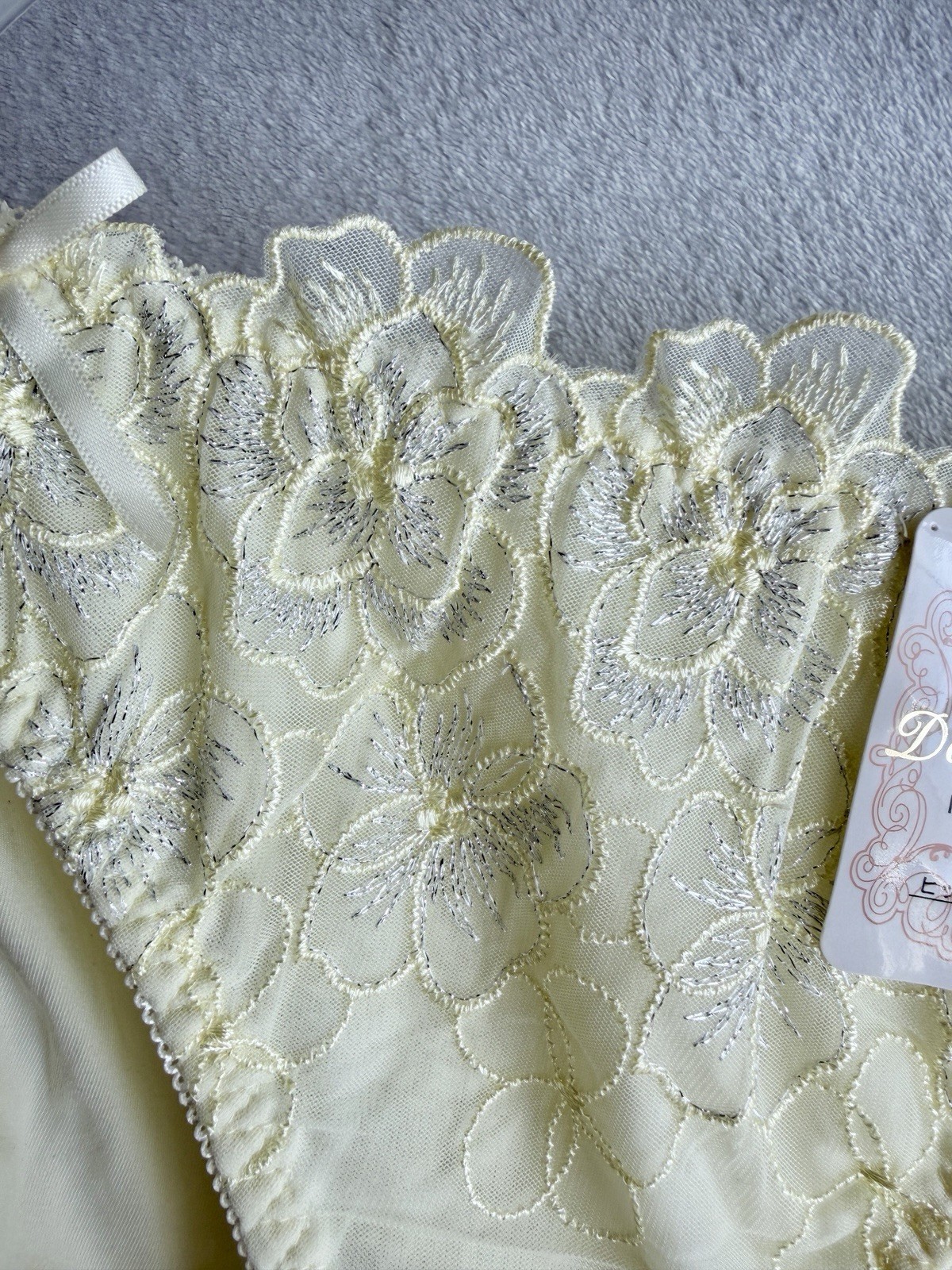 Set Of 2！US-S Japanese Cute Glittery Flower Embroidery Ruffle Waist Panties NWT