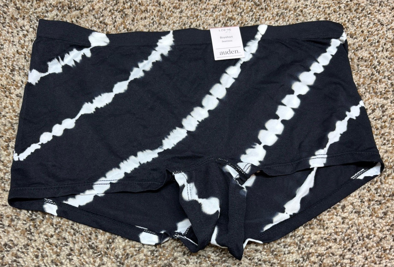 Auden Black & White Tie-Dye Seamless Boy Short Panty. Size: L (12-14).