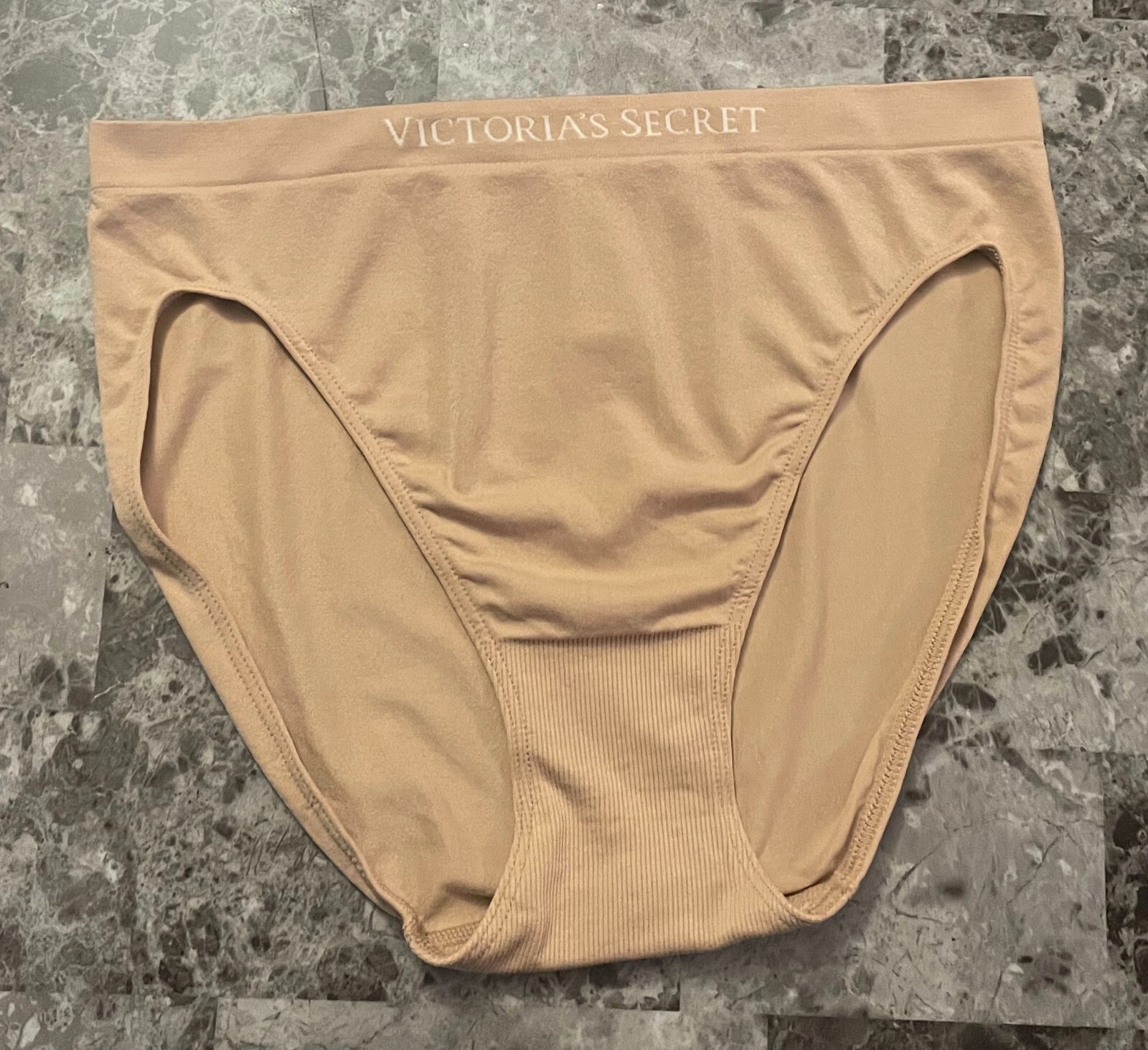 NWT VICTORIA’S SECRET SMALL BEIGE NUDE WHITE LOGO STRETCH SEAMLESS BRIEF PANTIES