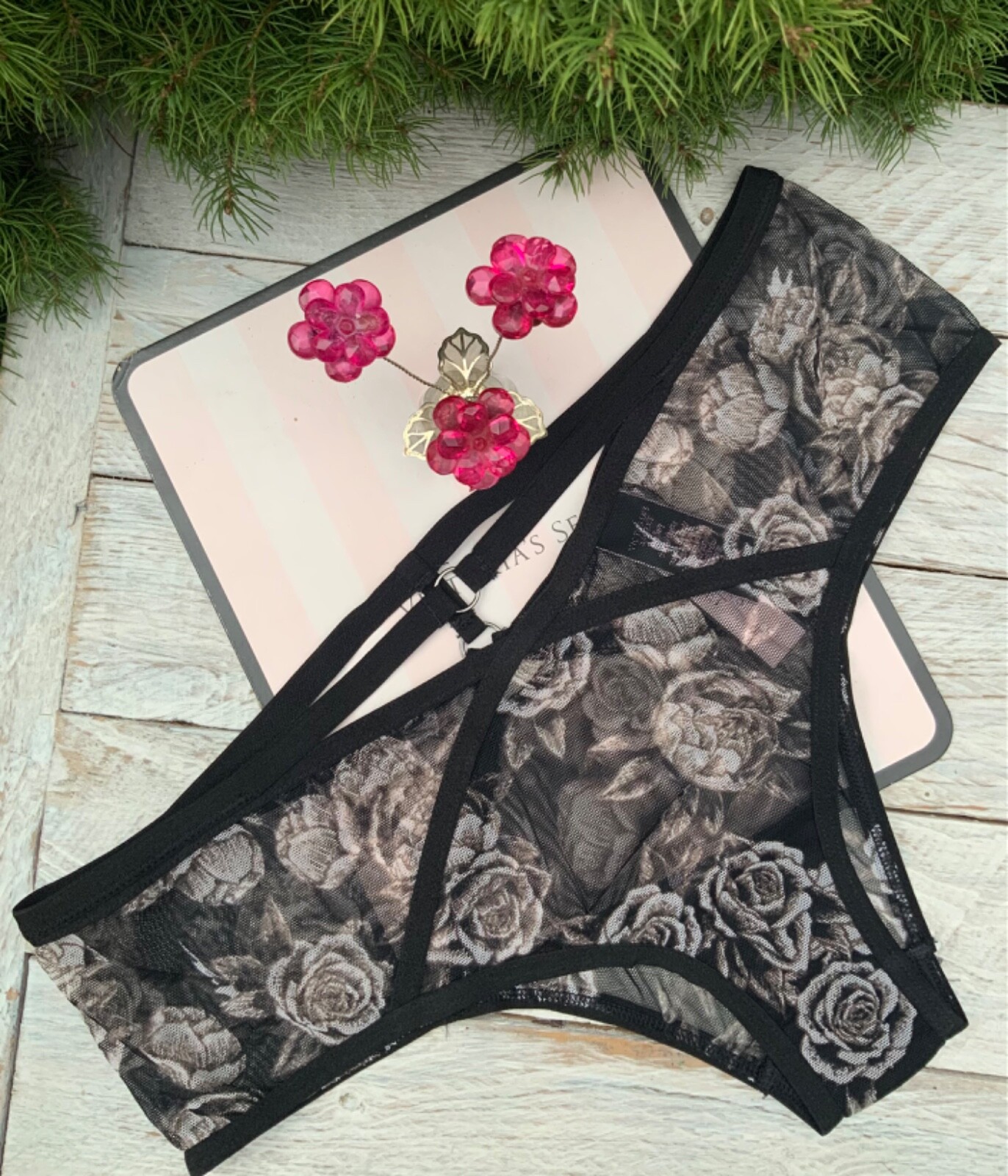 Victoria’s Secret Luxe Lingerie Cut Out Cheeky O Ring Strappy Panty Medium