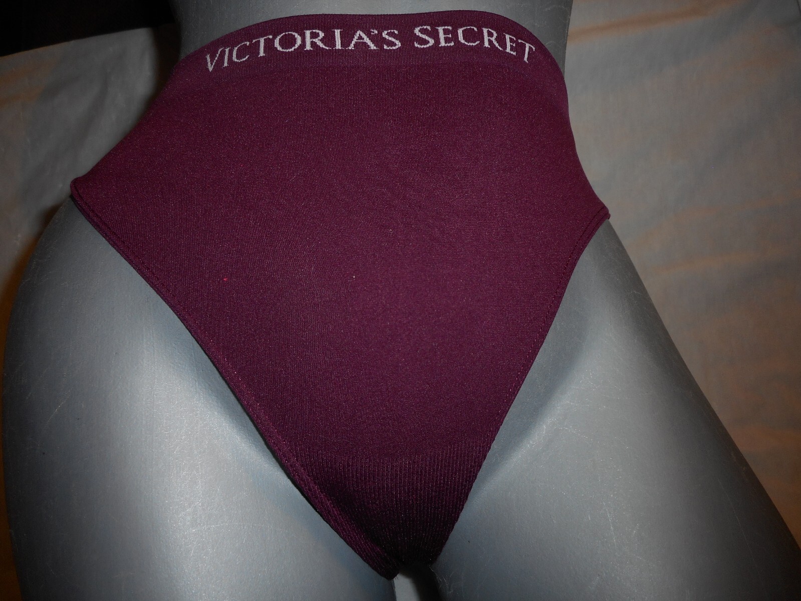 Victoria’s Secret Burgandy Thong String Panty MEDIUM