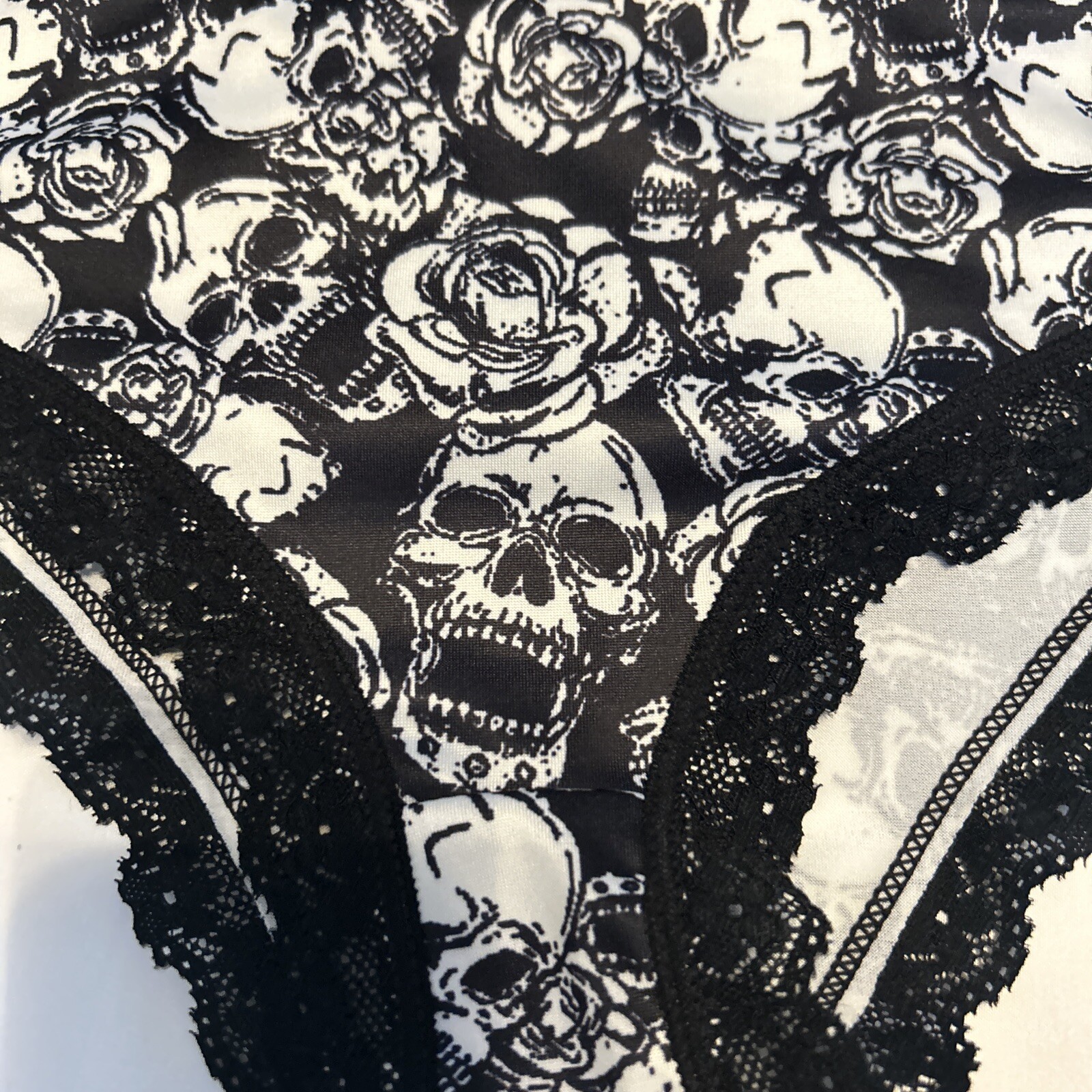 Morvia 3pk lace trim goth Skater Emo panties M Skulls, Mushrooms & Star Planets