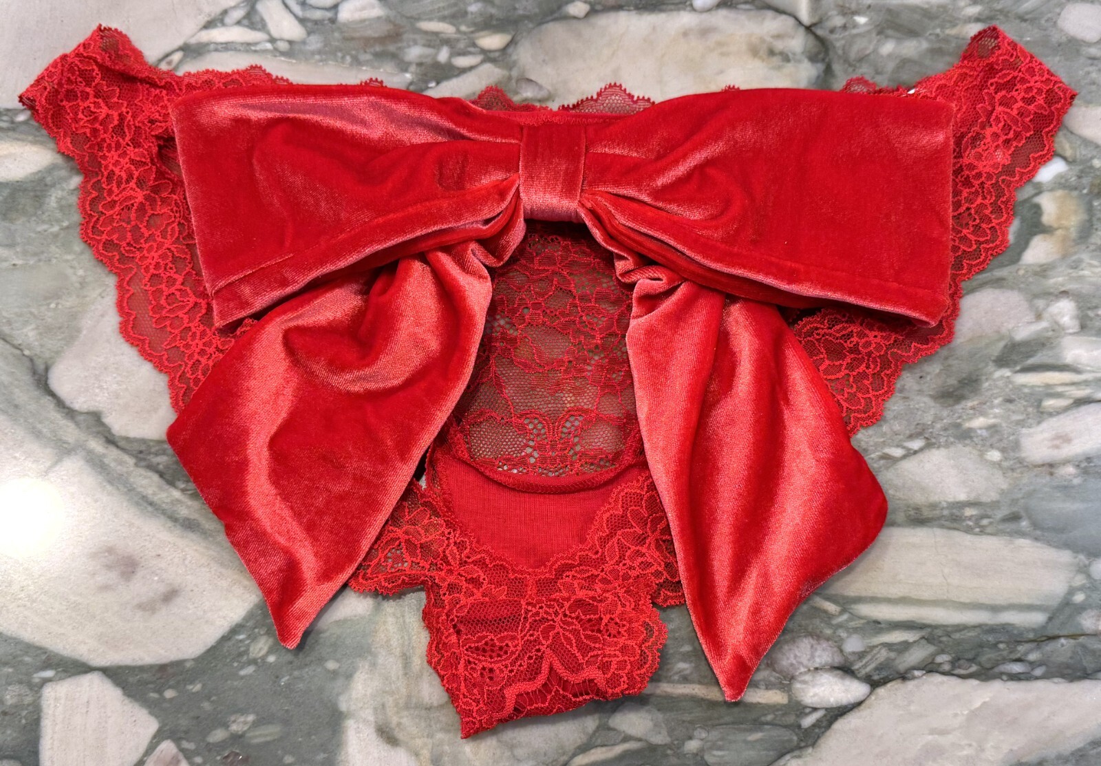 NEW Victoria Secret Dream Angels Lace & Velvet Bow Cheeky – Lipstick Red – XL