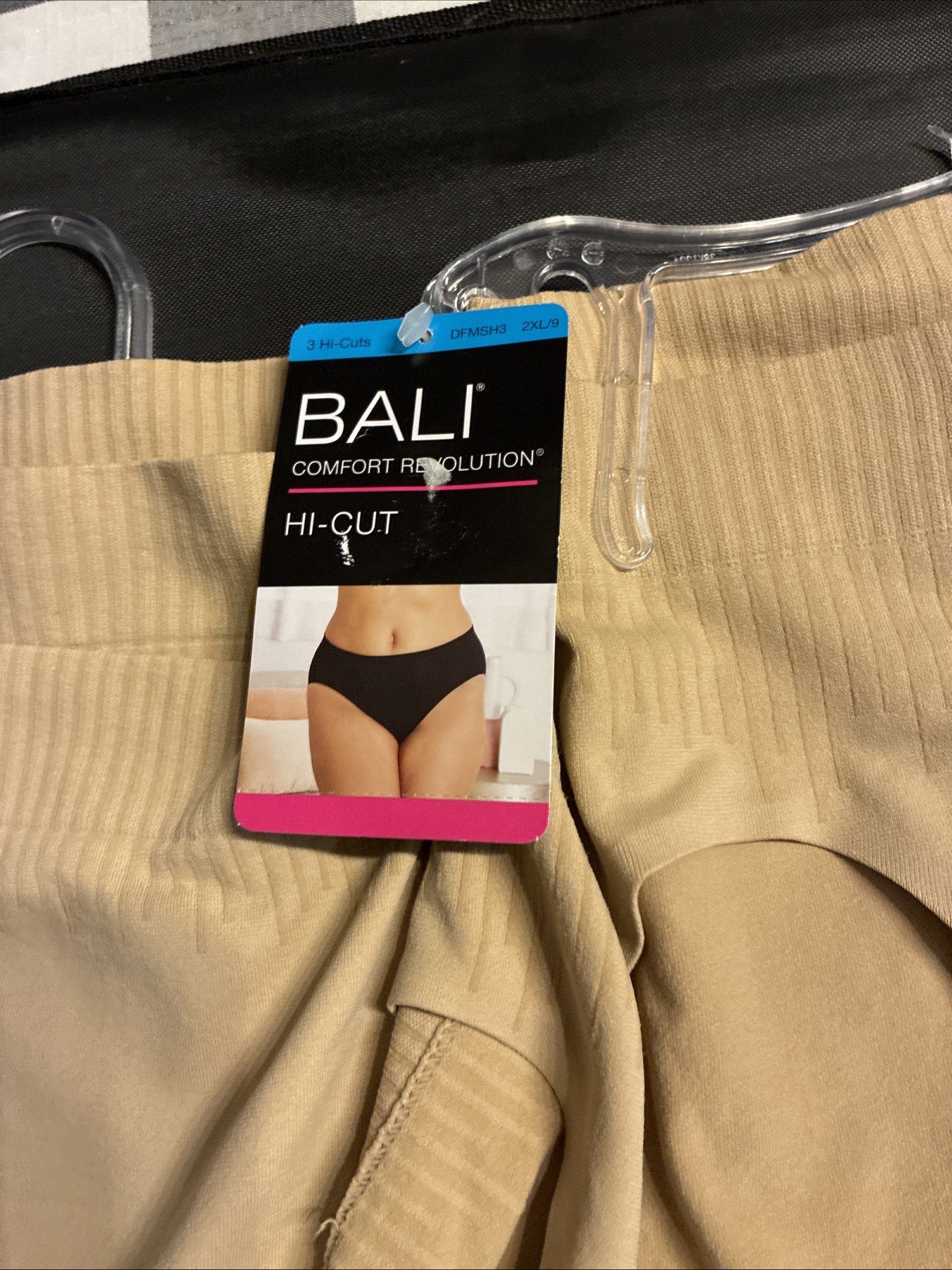 Bali Comfort Revolution Easylite Seamless Panties Brief DFELB3 Size 2X/9 Beige 3