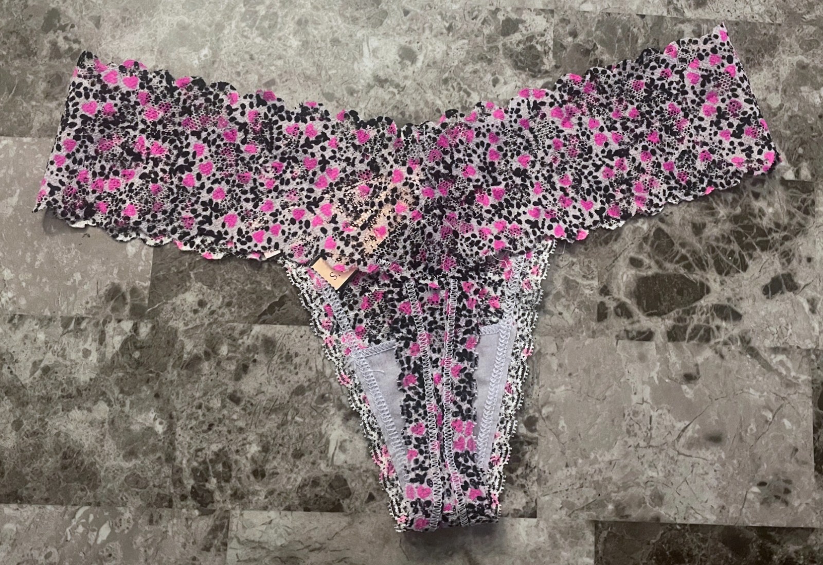 NWT VICTORIA’S SECRET XS GRAY BLACK PINK HEART LACE THONG PANTIES