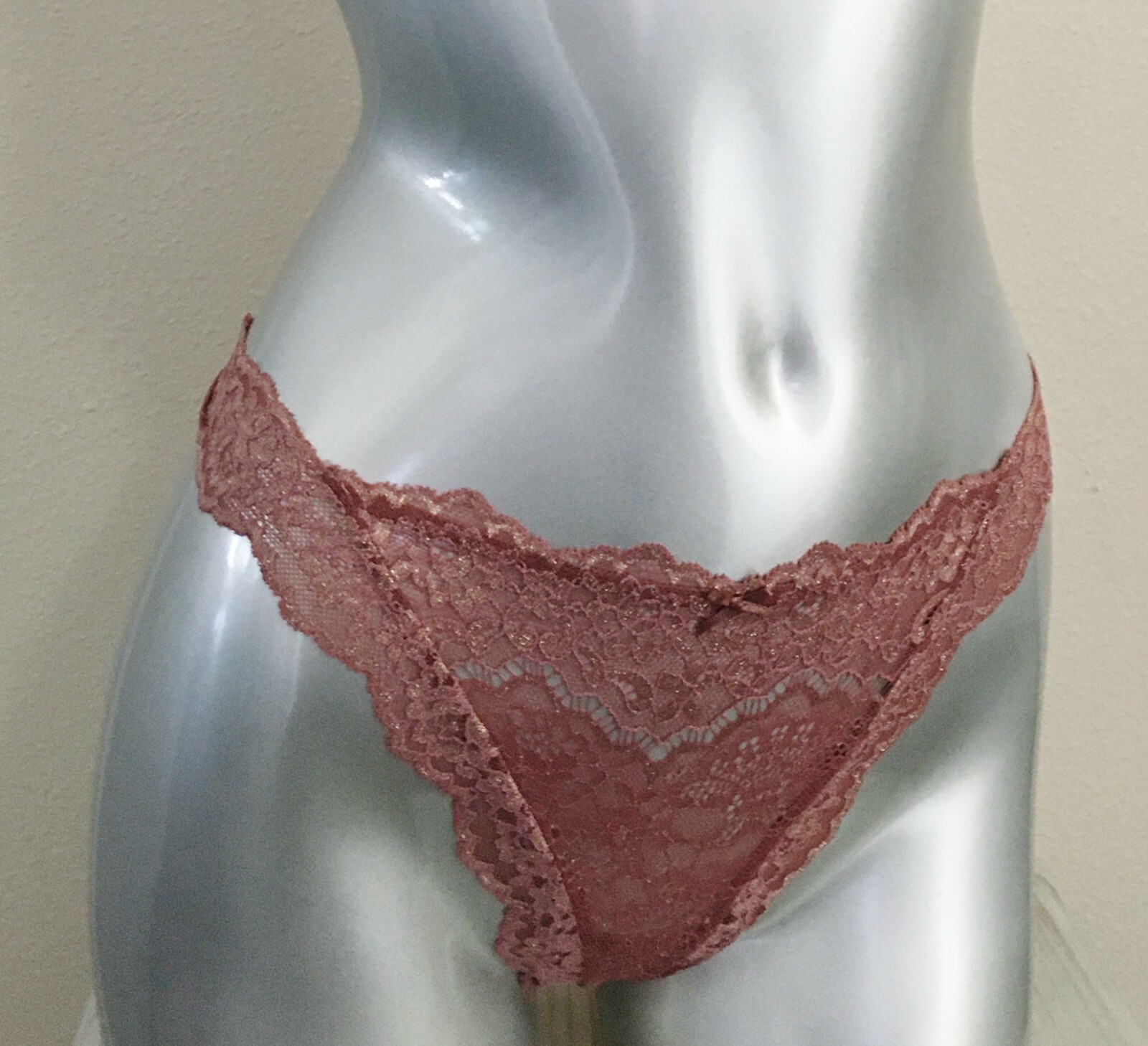 Victorias Secret Dream Angels Corded Lace Thong Panty Vintage Rose M Nwt