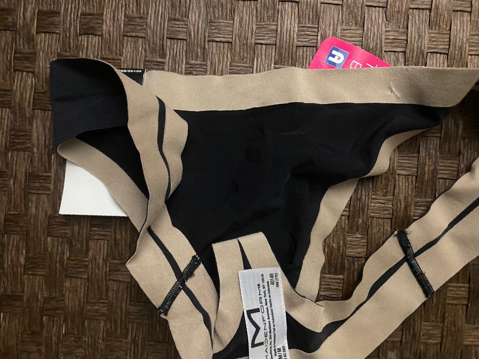 Maidenform Comfort Devotion Thong 40149 Size 6/M