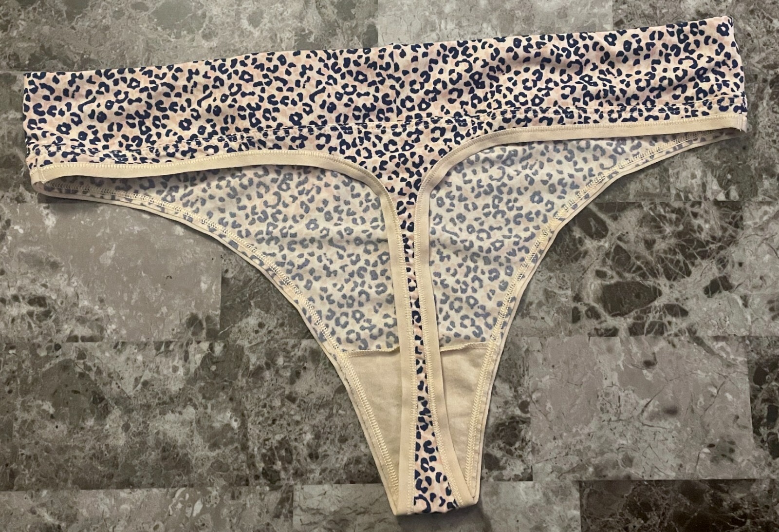 NWT WARNERS CLOUD XXL BLUE PINK BEIGE NUDE LEOPARD SMOOTH NO SHOW THONG PANTIES