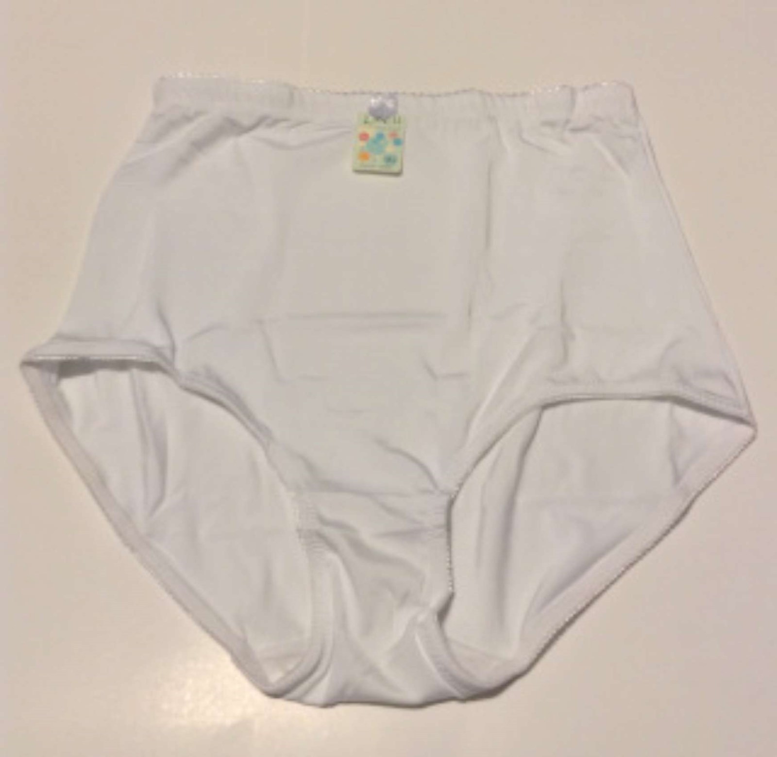 LUCII WOMEN’S BRIEF 5XL STRETCH PANTY / UNDERWEAR WHITE COLOR NWT