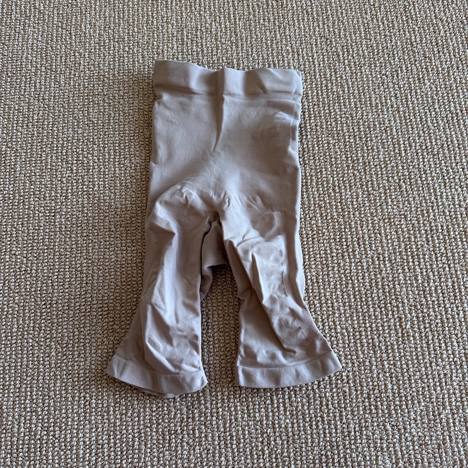 Skims Mid Thigh Sculpting Shorts Shapewear, Size S/M New